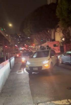 【赛车体育】自动驾驶汽车引发旧金山交通堵塞，当地官员怒斥