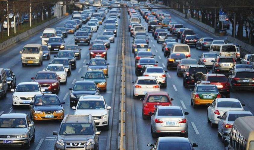 【赛车体育】应对高速堵车的方法 - 轻松应对交通堵塞
